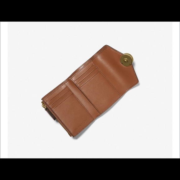 MICHAEL KORS CARMEN MEDIUM LOGO AND FAUX LEATHER WALLET - Picture 3 of 5